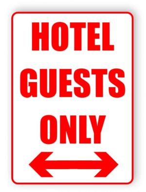 Hotellgästerna parkerar bara / Hotel guests only parking